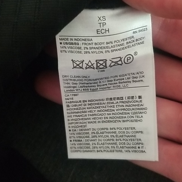 Banana Republic Top. New with Tags. - Picture 6 of 6